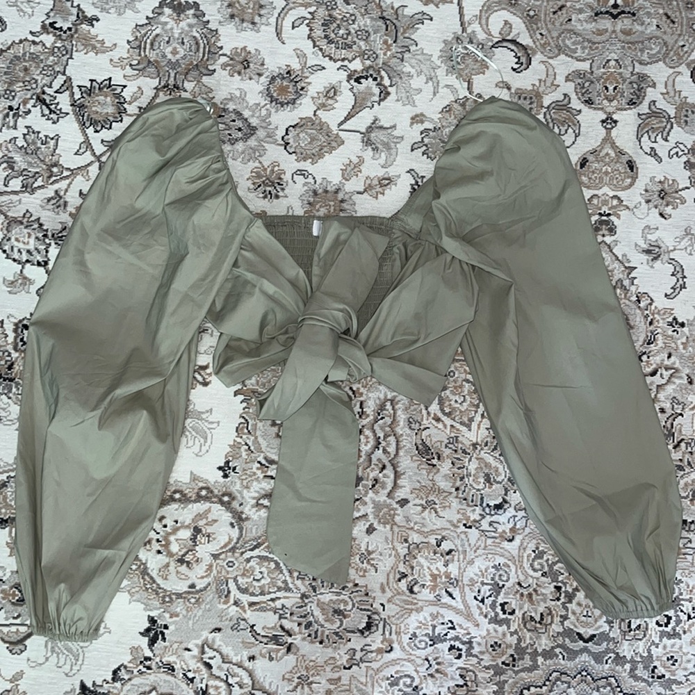NEVER WORN Tie Front Top